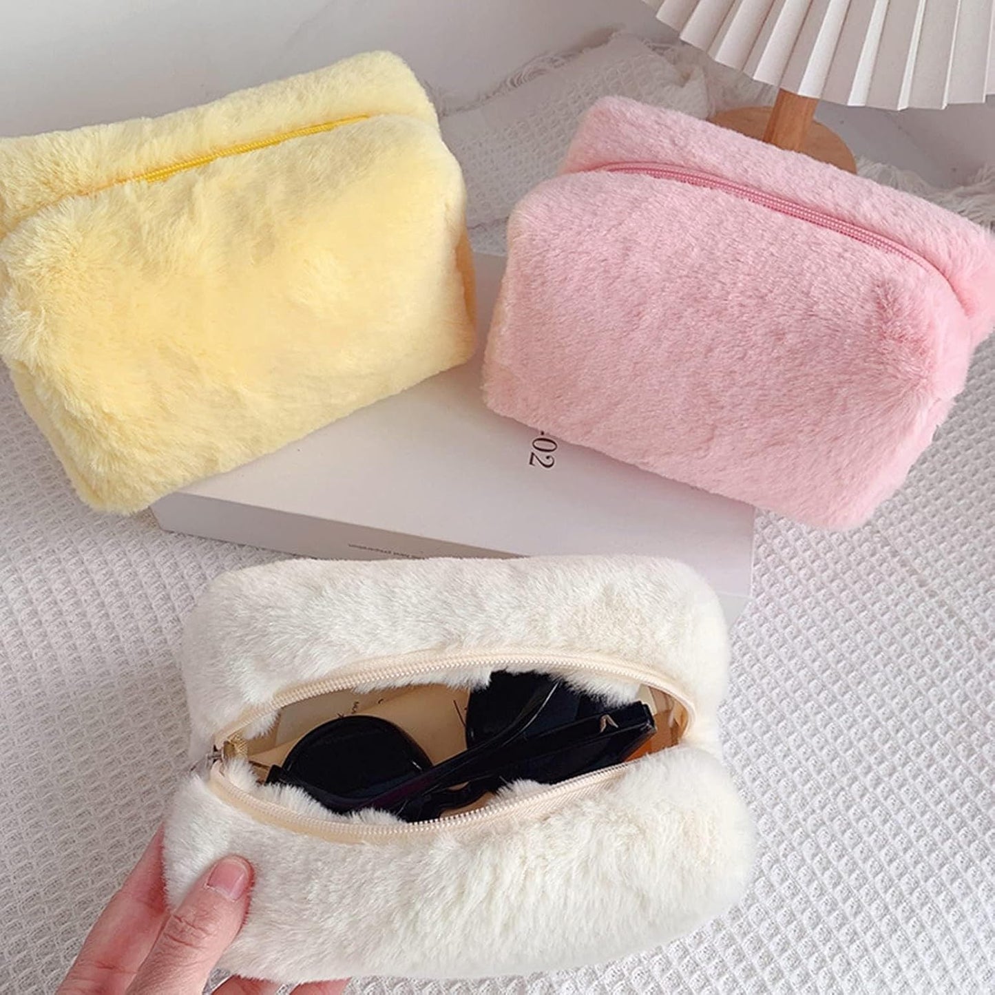 Fluffy Cosmetic Bag Plush Makeup Bag Cute Makeup Tool Storage Bag Makeup Pouch Portable Cosmetics Case for Girls Women(Pink)